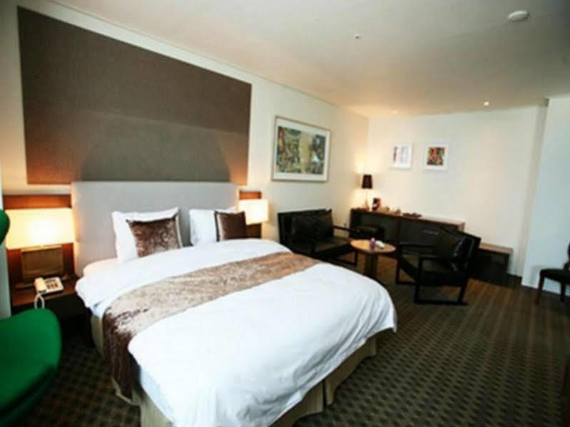 Hyunjin Tourist Hotel Donghae Exterior foto