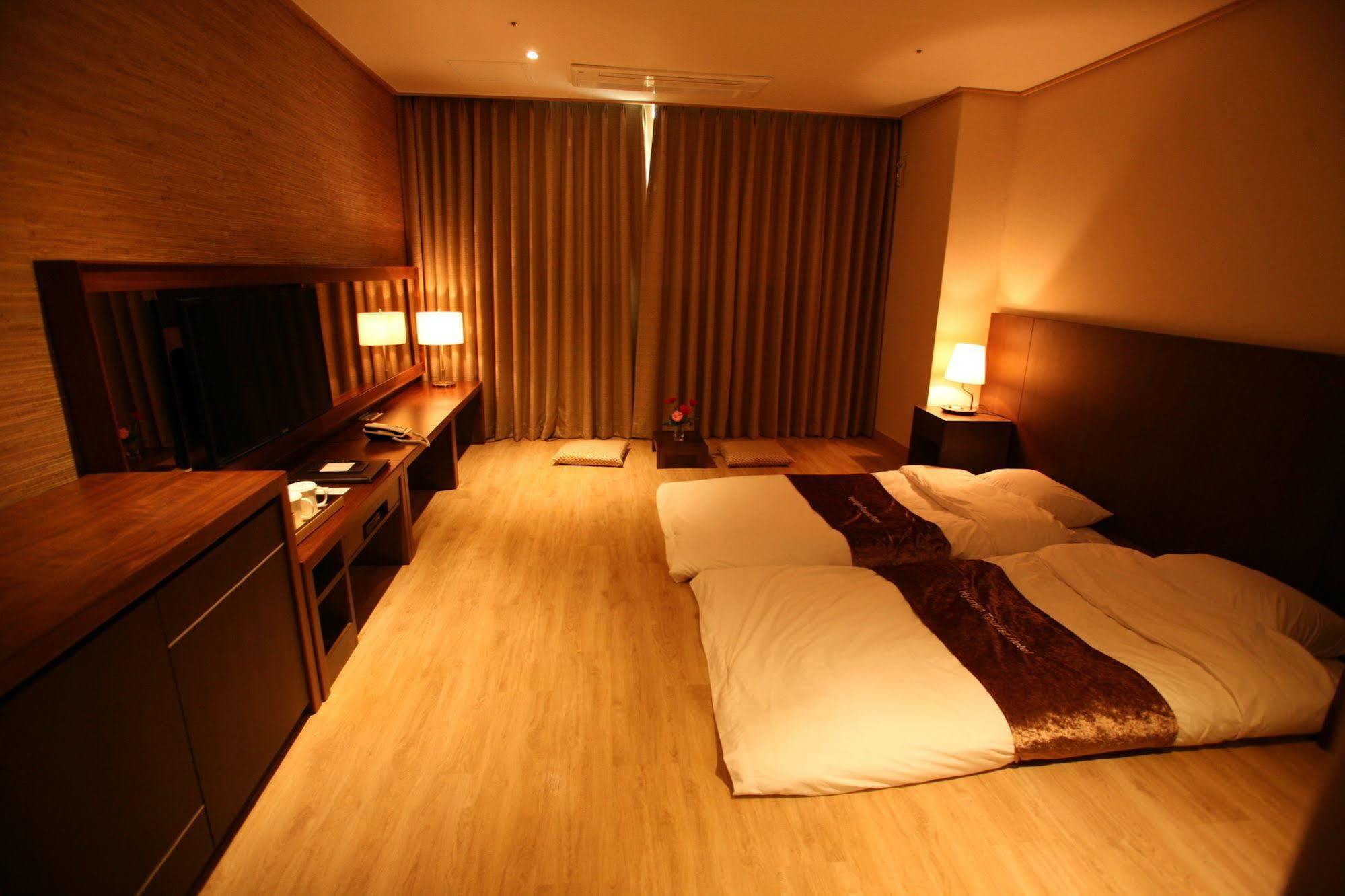Hyunjin Tourist Hotel Donghae Exterior foto